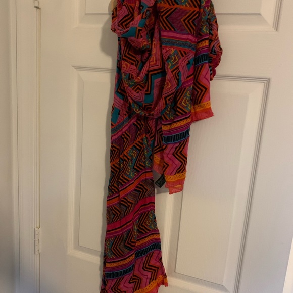 Stella & Dot tribal pattern scarf - Picture 4 of 4